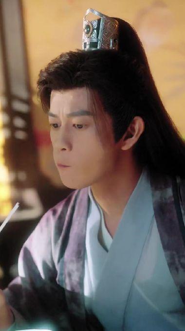 金鳞凶猛,揭秘神秘生物的传奇故事